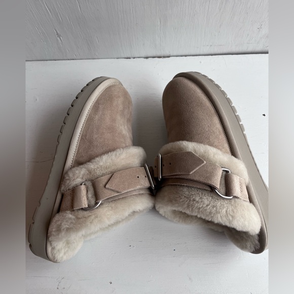 BURBERRY Snug Genuine Shearling Clog- Hunter Size 38 - Picture 11 of 13
